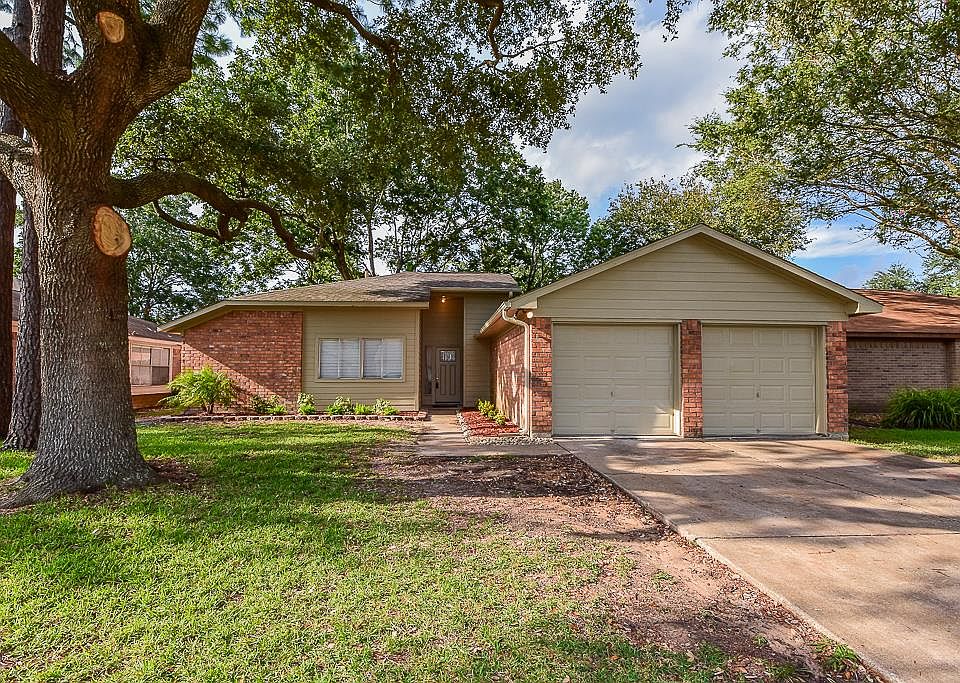 1st image of 411 Village Creek Dr