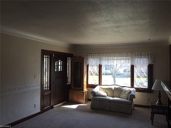 5th image of 5710 Northcliff Ave
