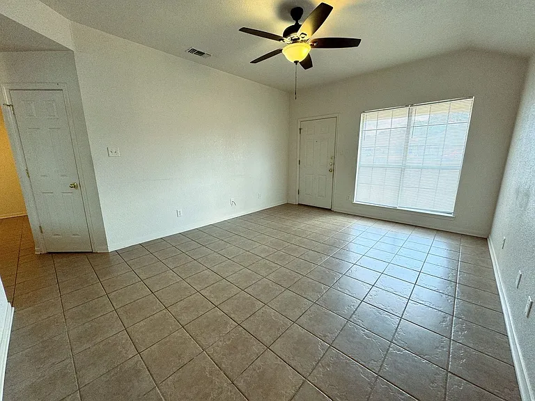 3206 Dannen Court — Photo 3