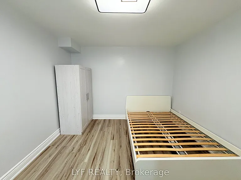 30 Lavron Ct #BASEMENT — Photo 17