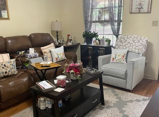 145 E Pine St #3E, Comer, GA 30629