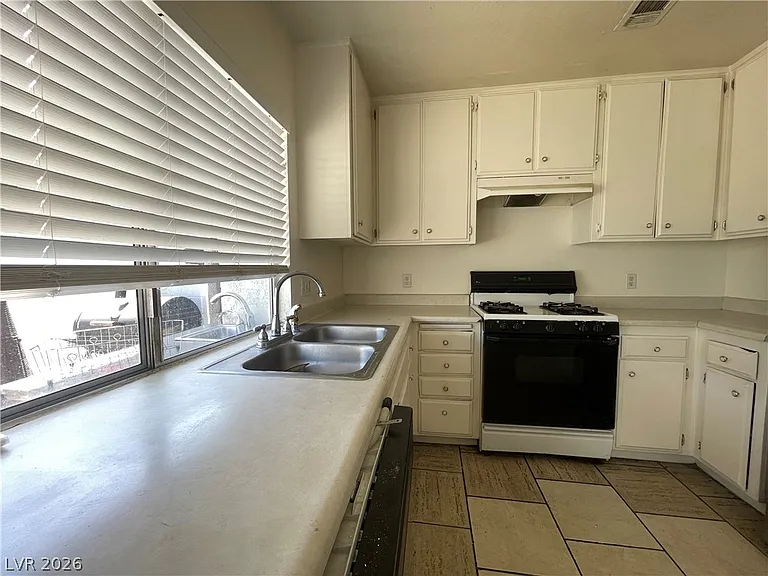 3904 Blackford Pl — Photo 14