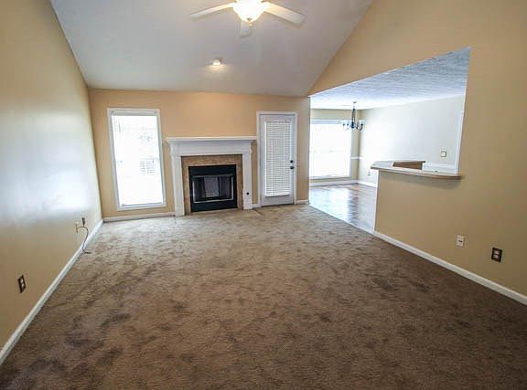 3rd image of 5764 Gleneden Dr