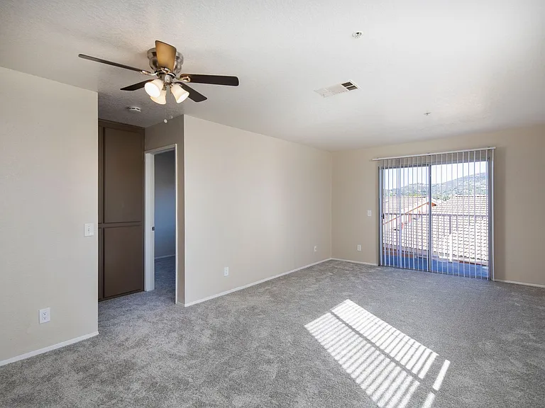 Tuscany Hills Apartments — Photo 34