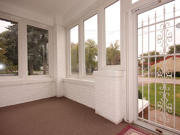 3rd image of 3214 W Lincoln Ave