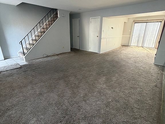 3rd image of 361 Dartmouth Ct