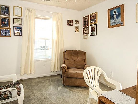 4th image of 4318 Village Bend Dr