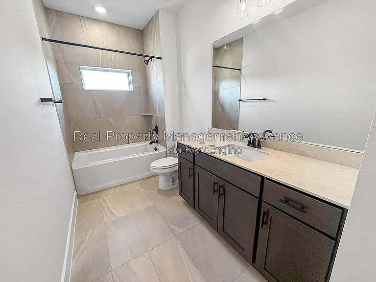 4400 Elm Springs St — Photo 18