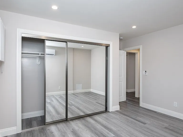 The Broadway Apartments — Photo 18