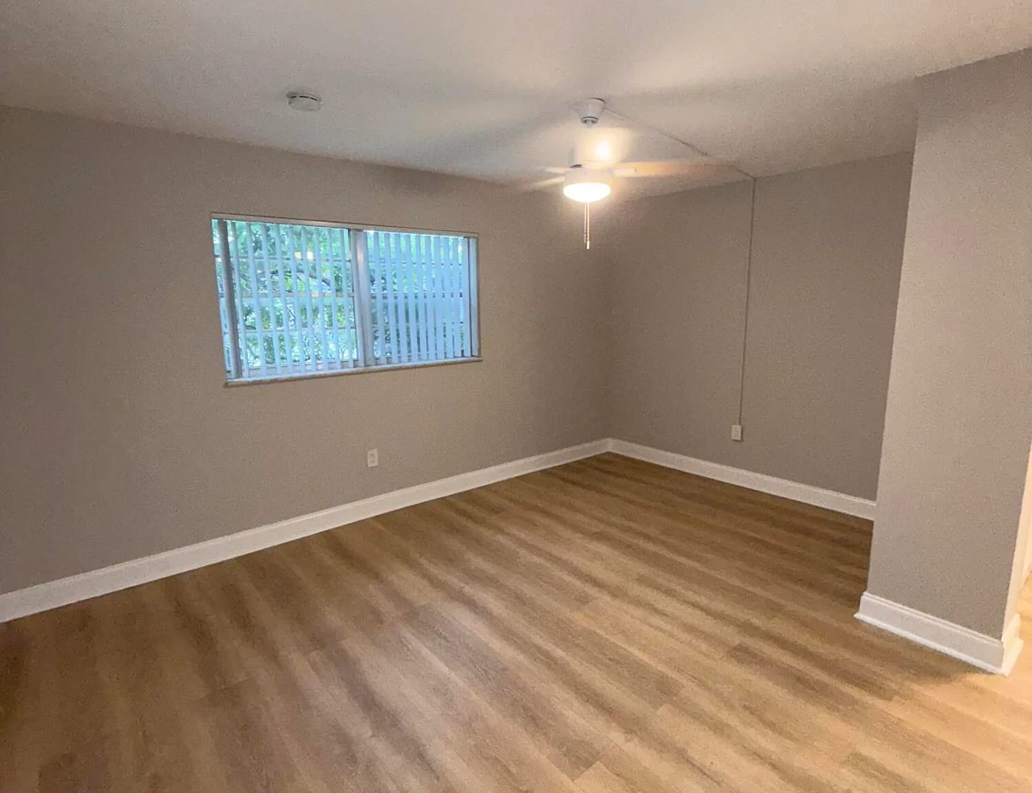 2 bed, 1.0 bath, 803 sqft, $2,300 — Photo 4
