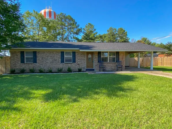 925 W Meadow Ave, Geneva, AL 36340