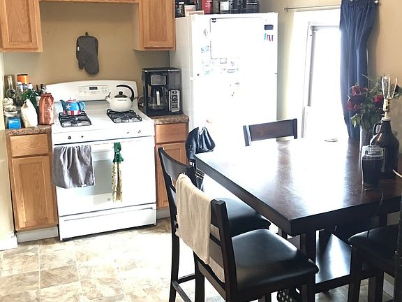 3rd image of 514 N 10th Ave E #2