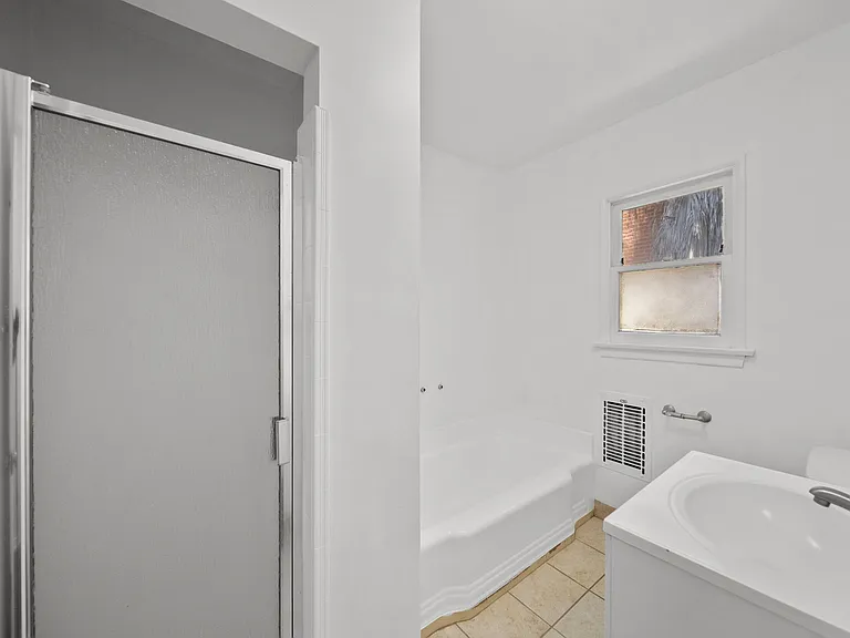 14913 Hartland St #6 — Photo 16