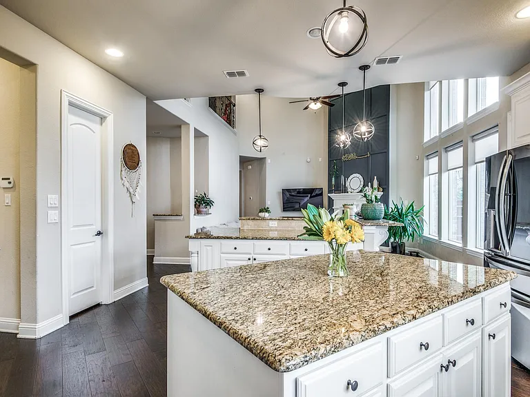 10404 Bartlett Dr — Photo 16