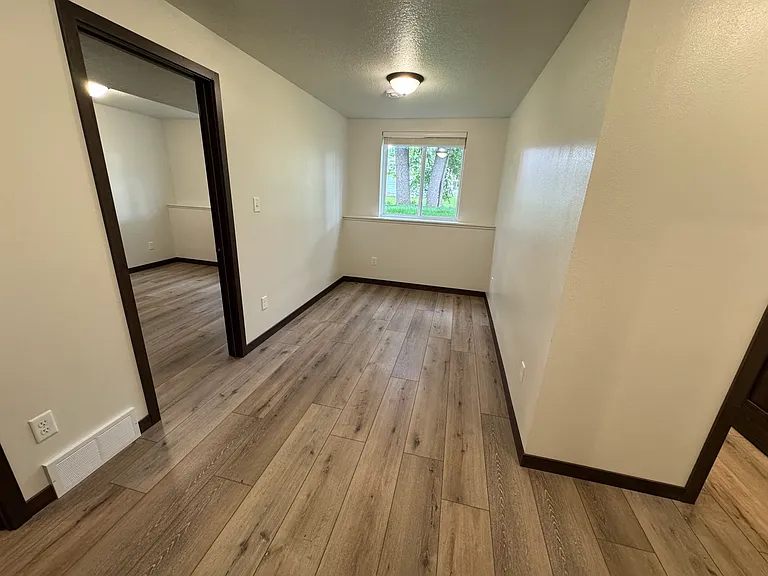 608 College St — Photo 12