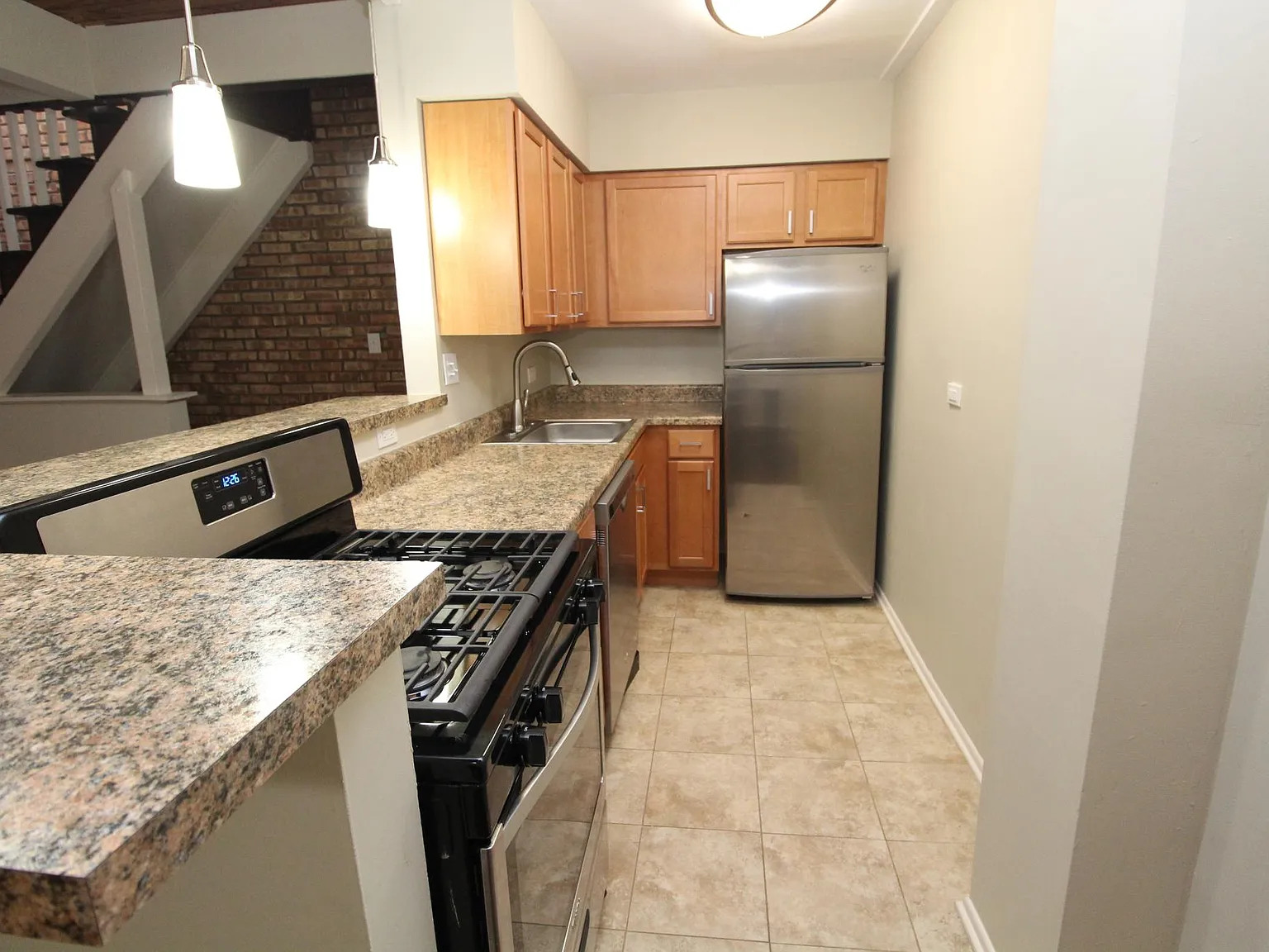 2720 N Mildred Ave — Photo 4