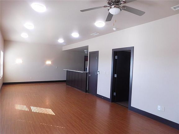 3rd image of 1125 S Jennings Ave Ste 203