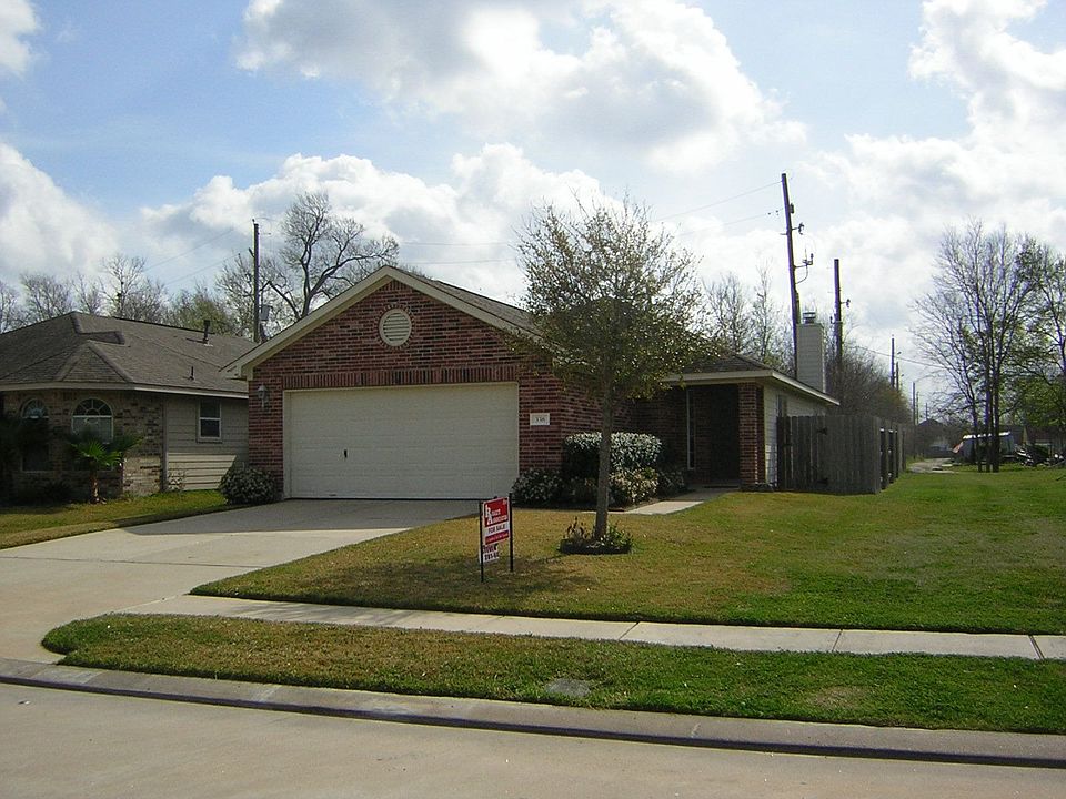 1st image of 338 Saddleback Springs Dr