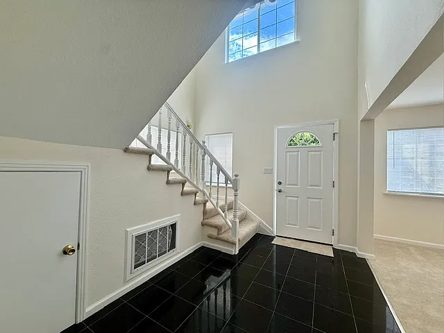 712 Prospect Row — Photo 6