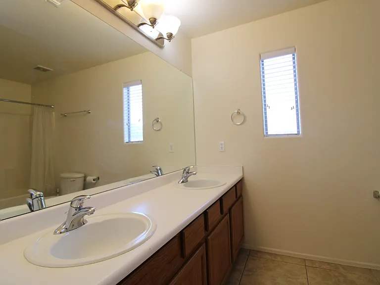 7308 S 37th Gln — Photo 18