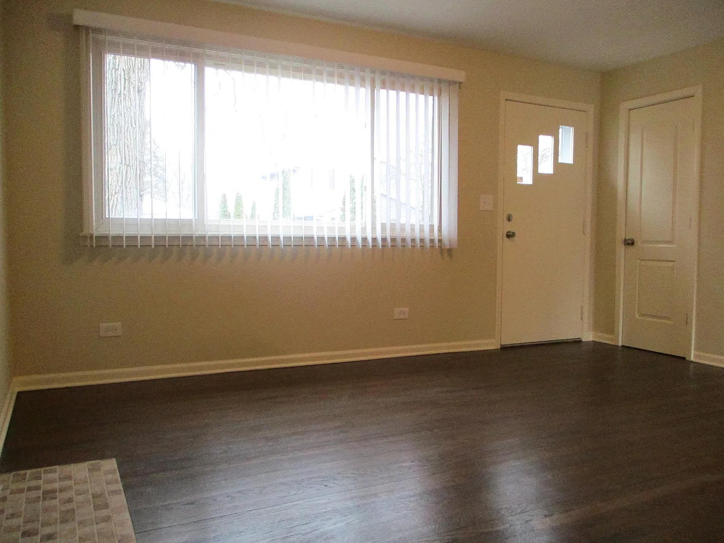 4 bed, 2000 sqft, $2,895 — Photo 4