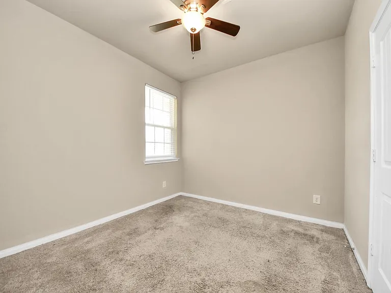 17630 Holroyd Rd — Photo 18