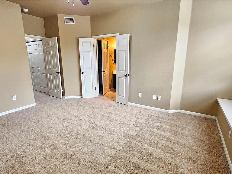 2100 Pipers Field Dr #4 — Photo 8