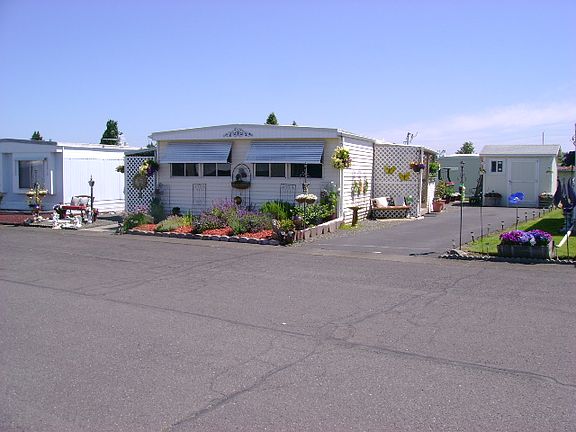 2nd image of 1709 NE 78th St