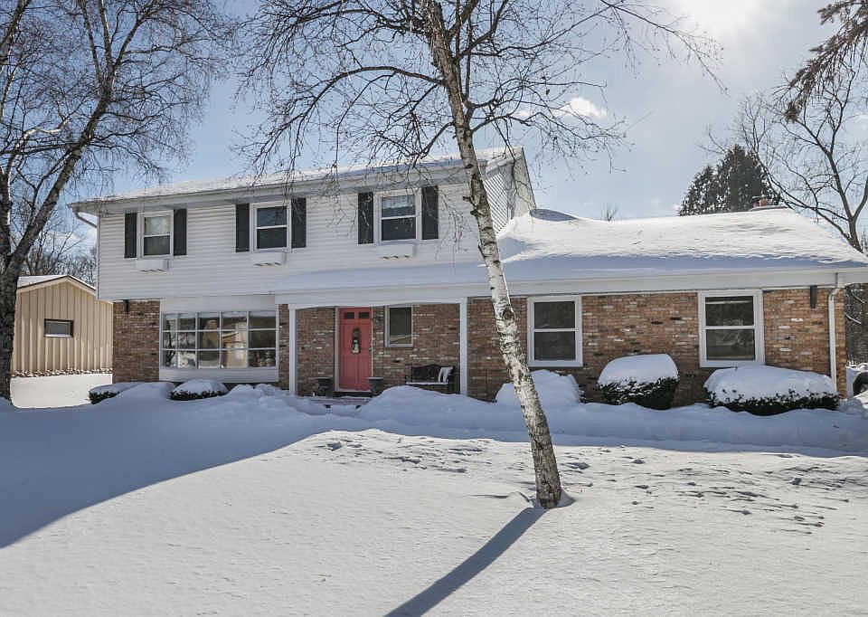 1st image of 615 W Fairfield Ct