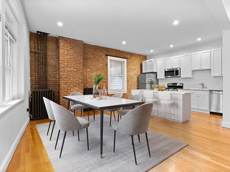 16 Devens St #1 — Photo 1