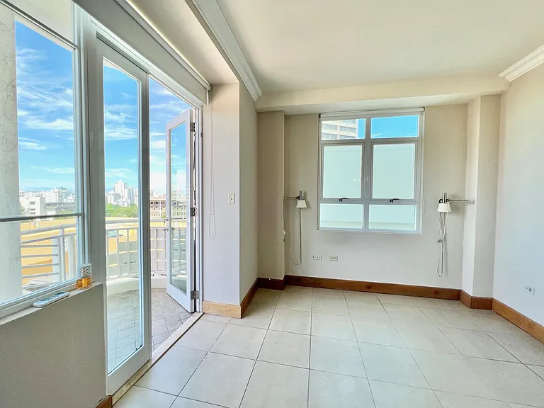 310 Avenida De Diego — Photo 39