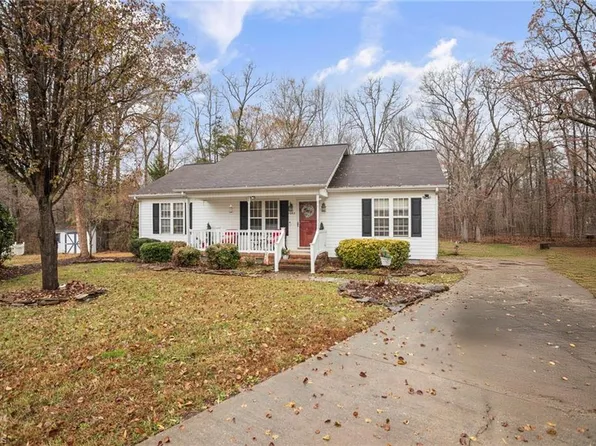 1003 Bridgewater Dr, Burlington, NC 27217