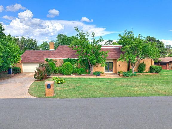 2nd image of 10208 Westlake Dr