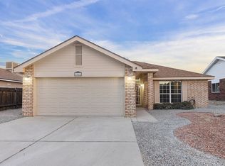 8008 Lyndsi Ave NW, Albuquerque, NM 87120