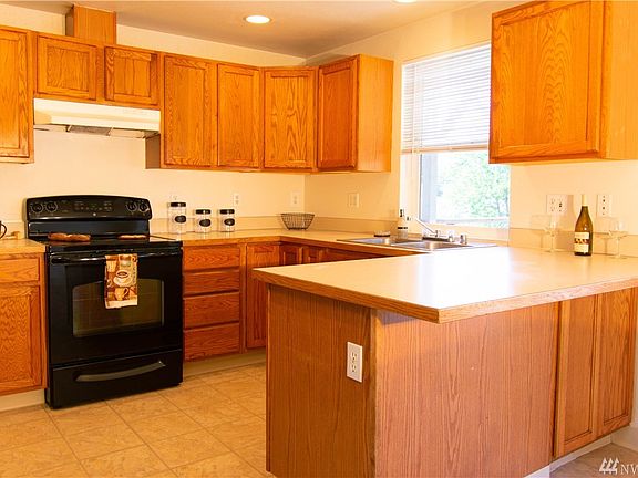 3rd image of 1046 Cascade Ave