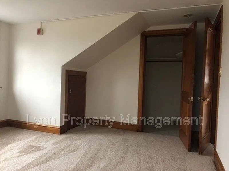 2 bed, 1.0 bath, 1100 sqft, $1,895 — Photo 3