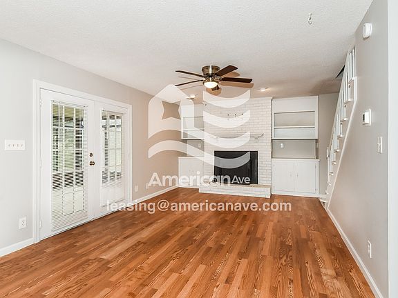 247327_003_wm_-_living_room_13360587.jpg