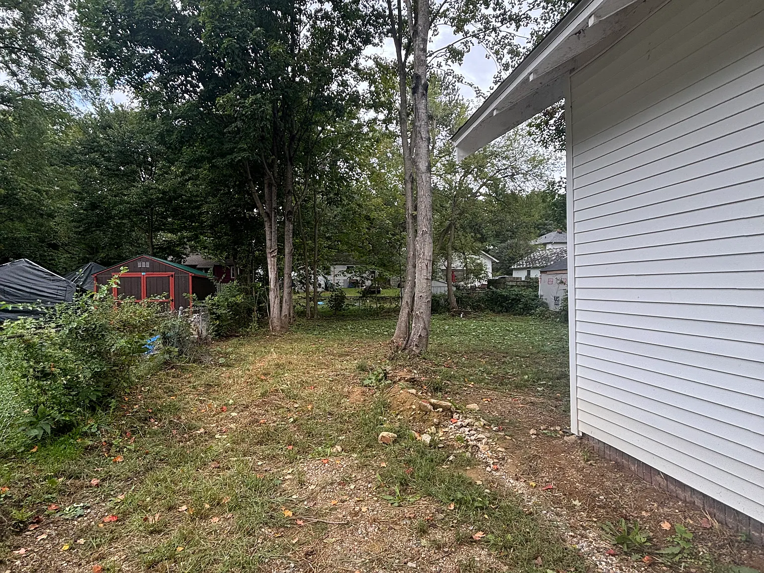3 bed, 874 sqft, $1,400 — Photo 2