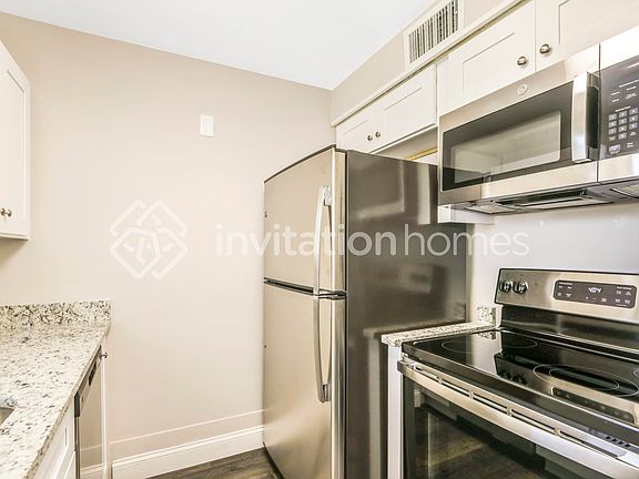 4th image of 12027 81st Ave