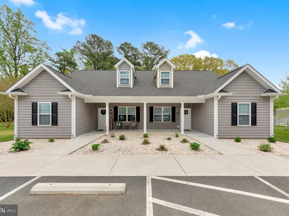 124 Gordon Ln, Warsaw, VA 22572