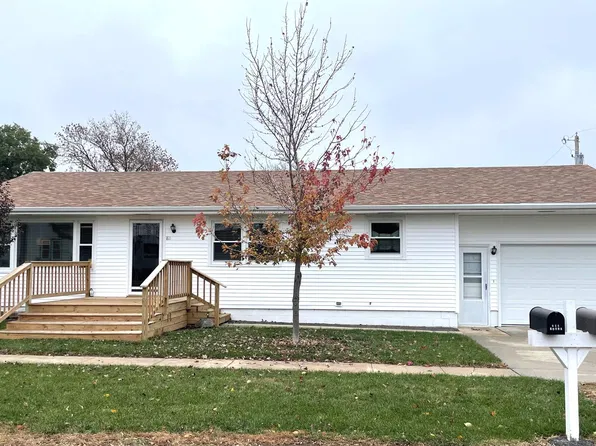 811 3rd St, Scotland, SD 57059