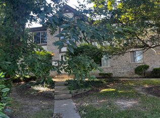 529 E 9th St #2, Lockport, IL 60441