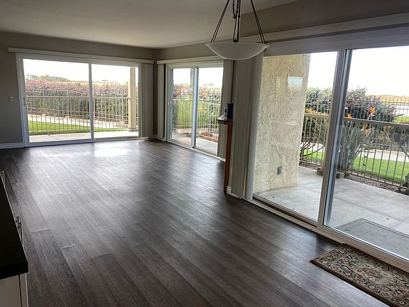 5th image of 725 Reef Cir