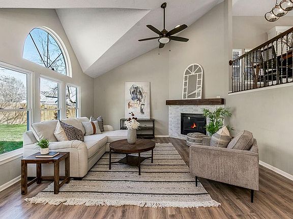 2nd image of 205 Thomas Pl