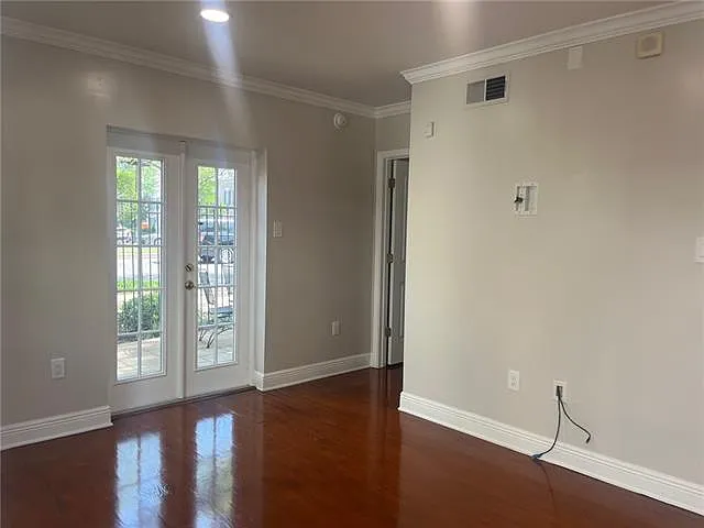 Building Photo - 3101 Saint Charles Ave #1