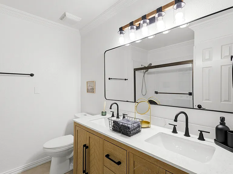 5717 Christy Ln — Photo 24
