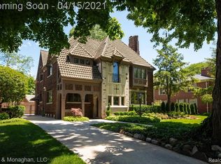 776 Trombley Rd, Grosse Pointe Park, MI 48230