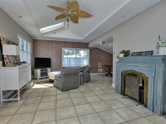 5th image of 3197 Gleneeden Way
