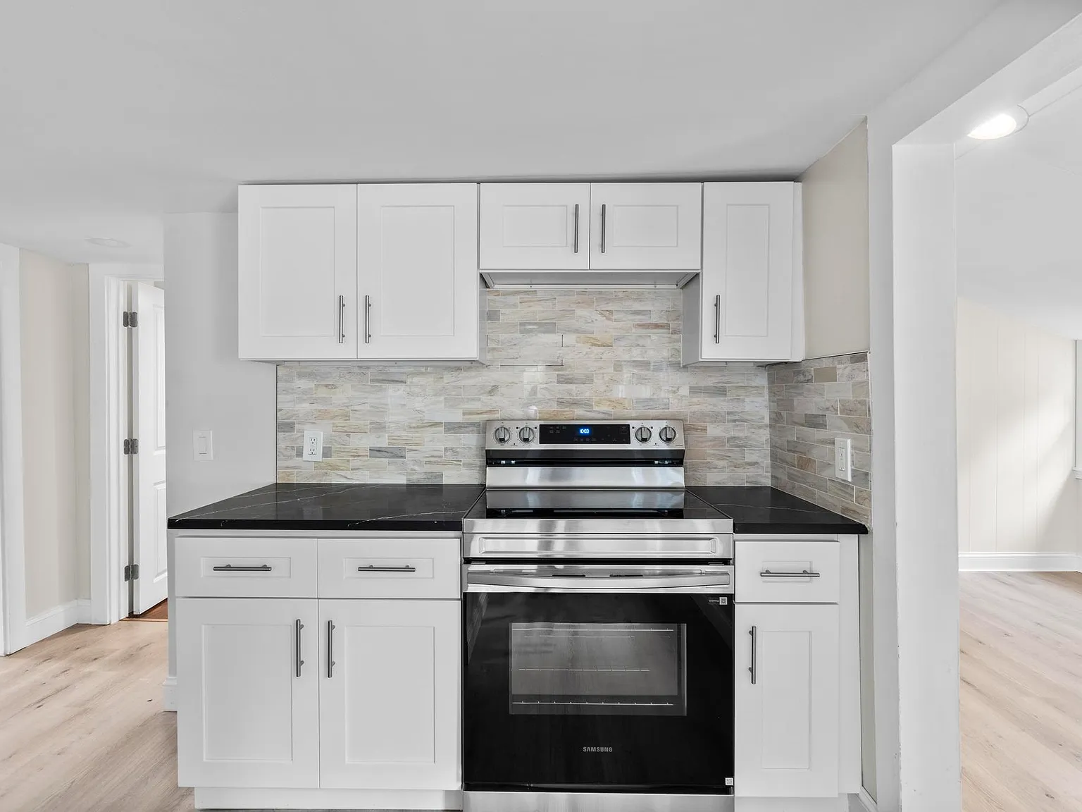 4 bed, 2180 sqft, $3,900 — Photo 4