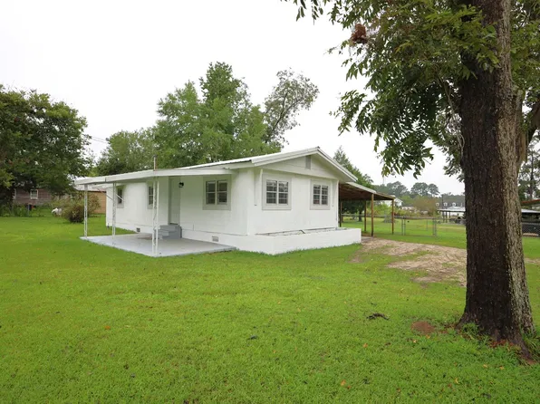 327 North St, Ray City, GA 31645
